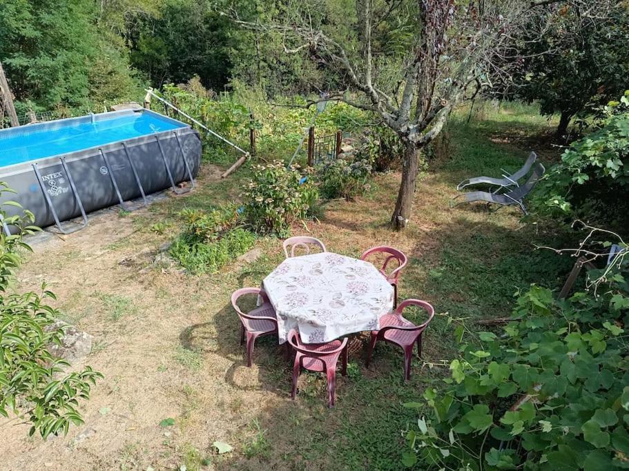 Appartement 2 A 4 Personnes Antraigues Exterior foto
